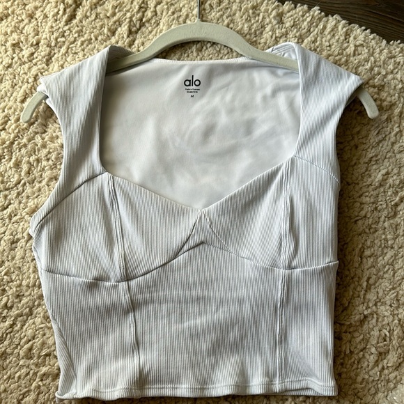 Alo top - Picture 1 of 2